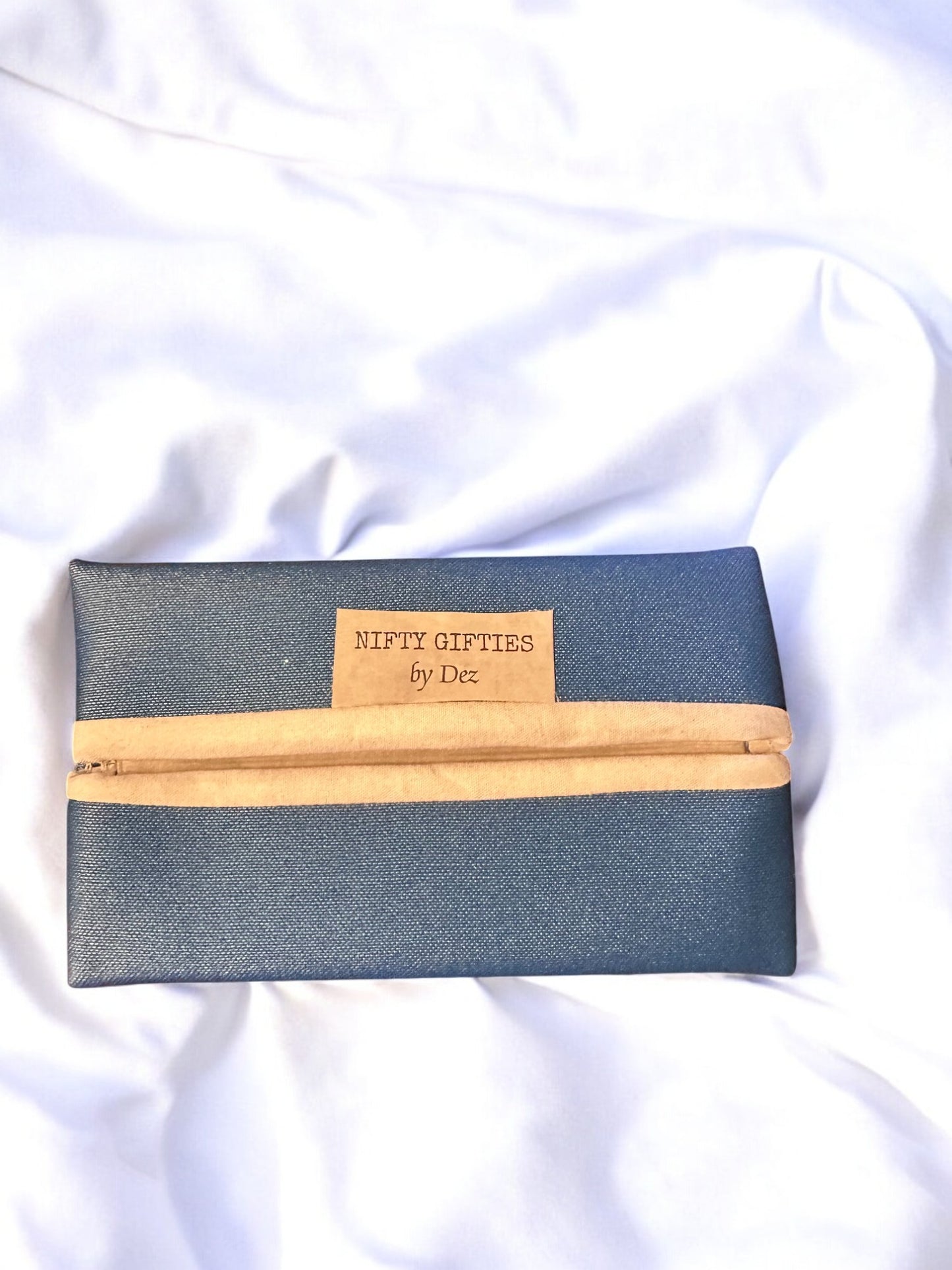 Vinyl Tissue Holder